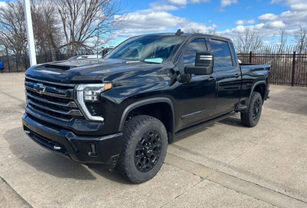 Used 2024 Chevrolet Silverado 2500 High Country w/ Midnight Edition image 1