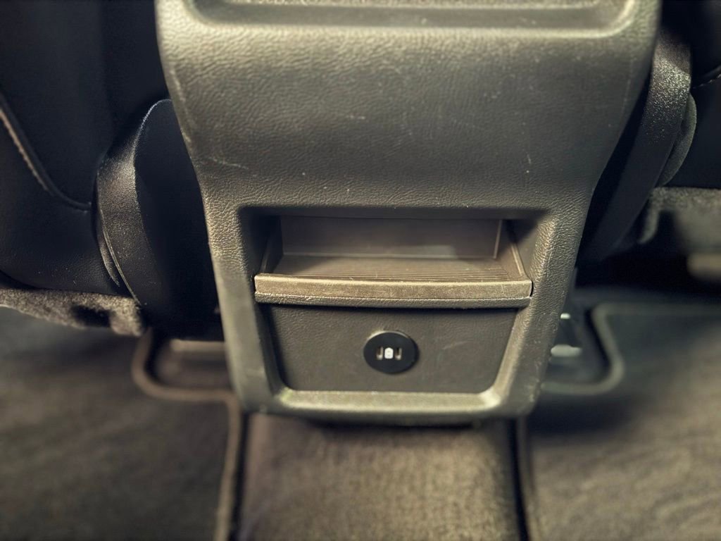 Used 2023 Ford Edge SEL image 13