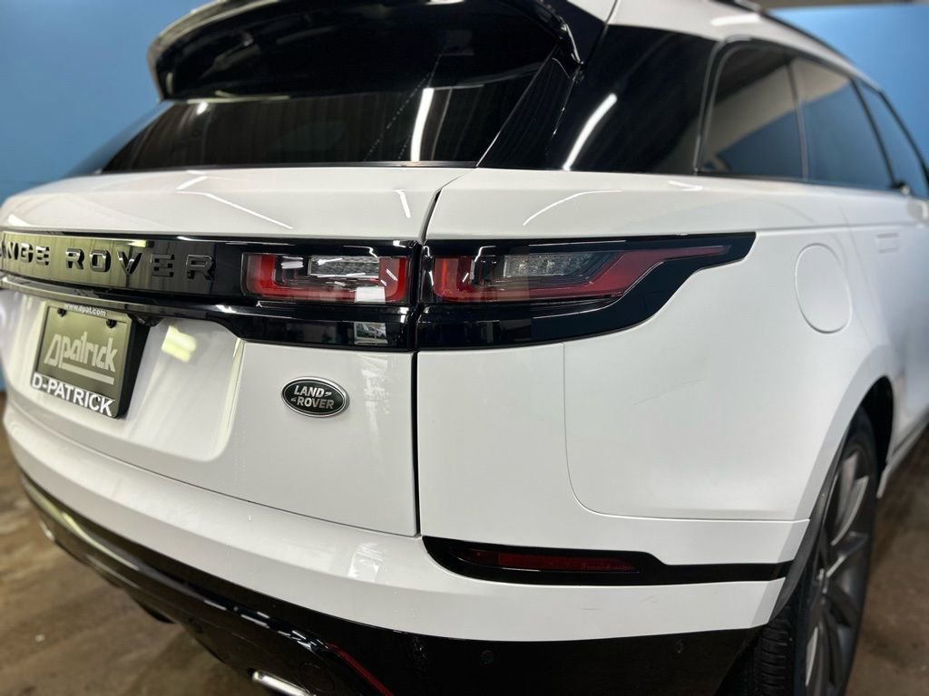 Used 2018 Land Rover Range Rover Velar R-Dynamic HSE image 12