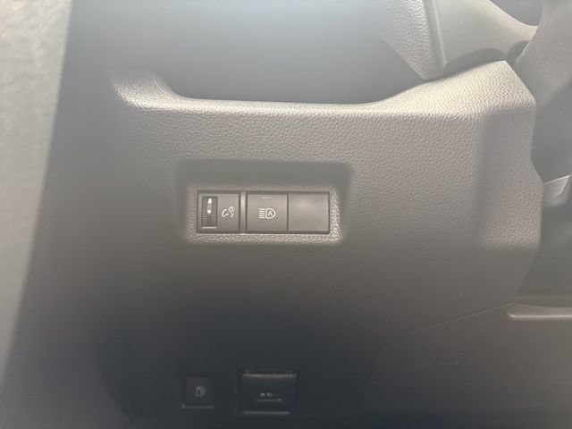 Used 2023 Toyota RAV4 LE AWD/4WD image 15