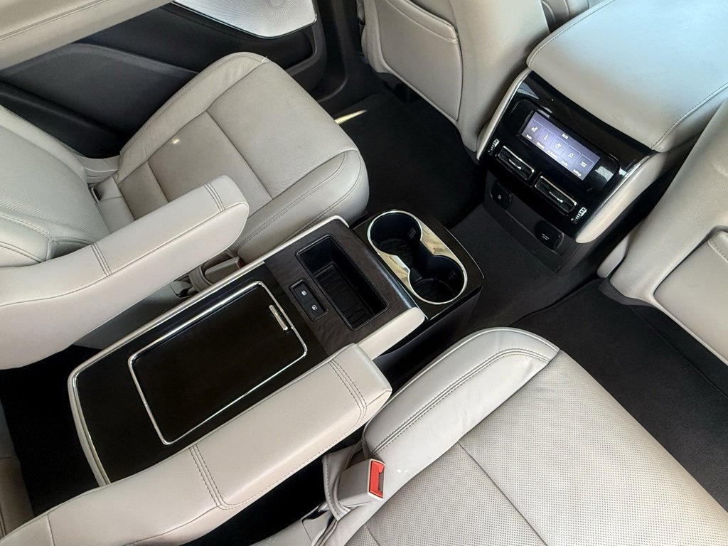 Used 2023 Lincoln Aviator Reserve w/ Equipment Group 201A image 16