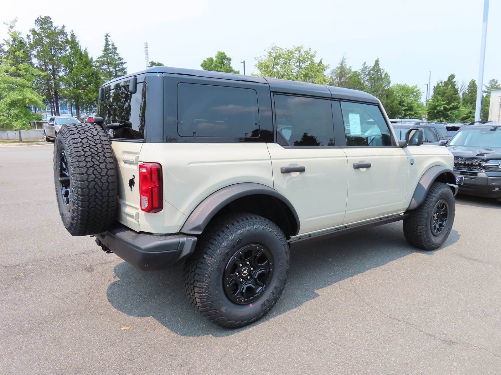 New 2026 Ford Bronco Big Bend w/ Black Diamond Package AWD/4WD image 4