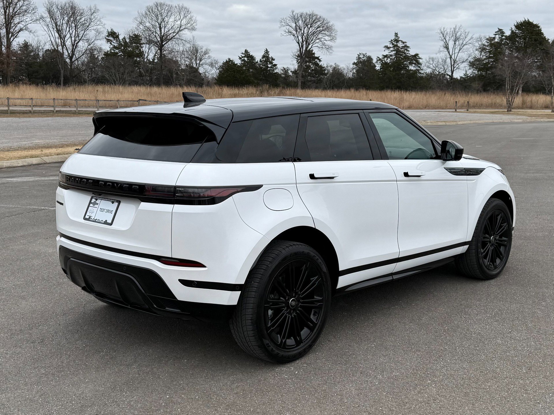Used 2024 Land Rover Range Rover Evoque Dynamic SE image 3