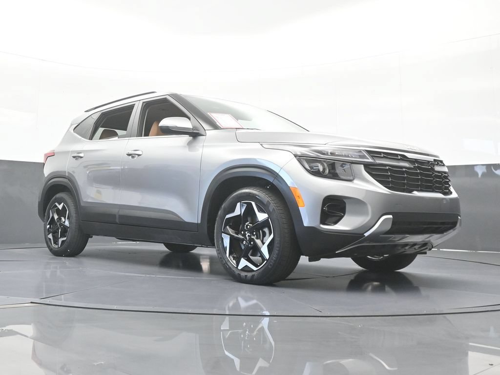 Used 2024 Kia Seltos EX FWD image 61