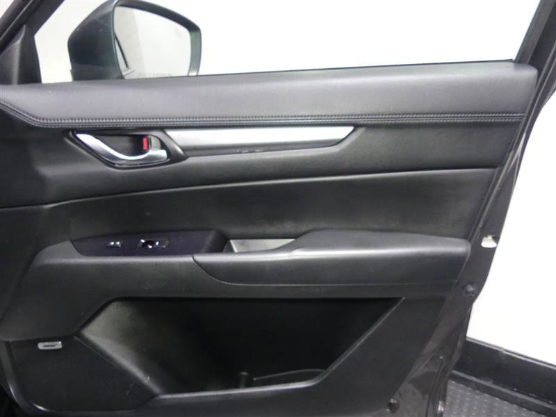 Used 2019 MAZDA CX-5 Touring image 19