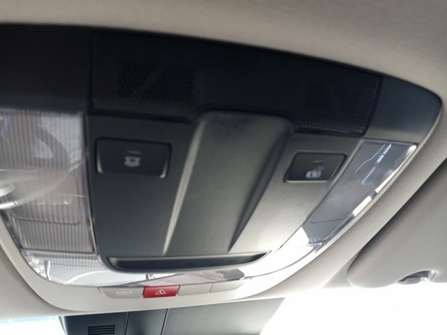 Used 2025 Kia Sportage EX image 19