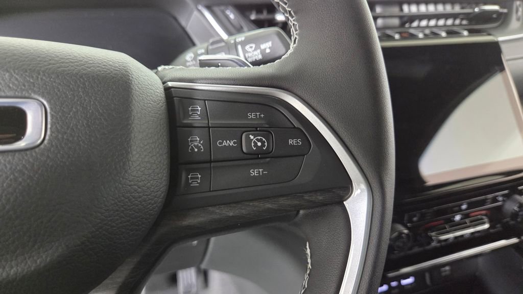 New 2025 Jeep Grand Cherokee Limited w/ Trailer Tow Package image 18