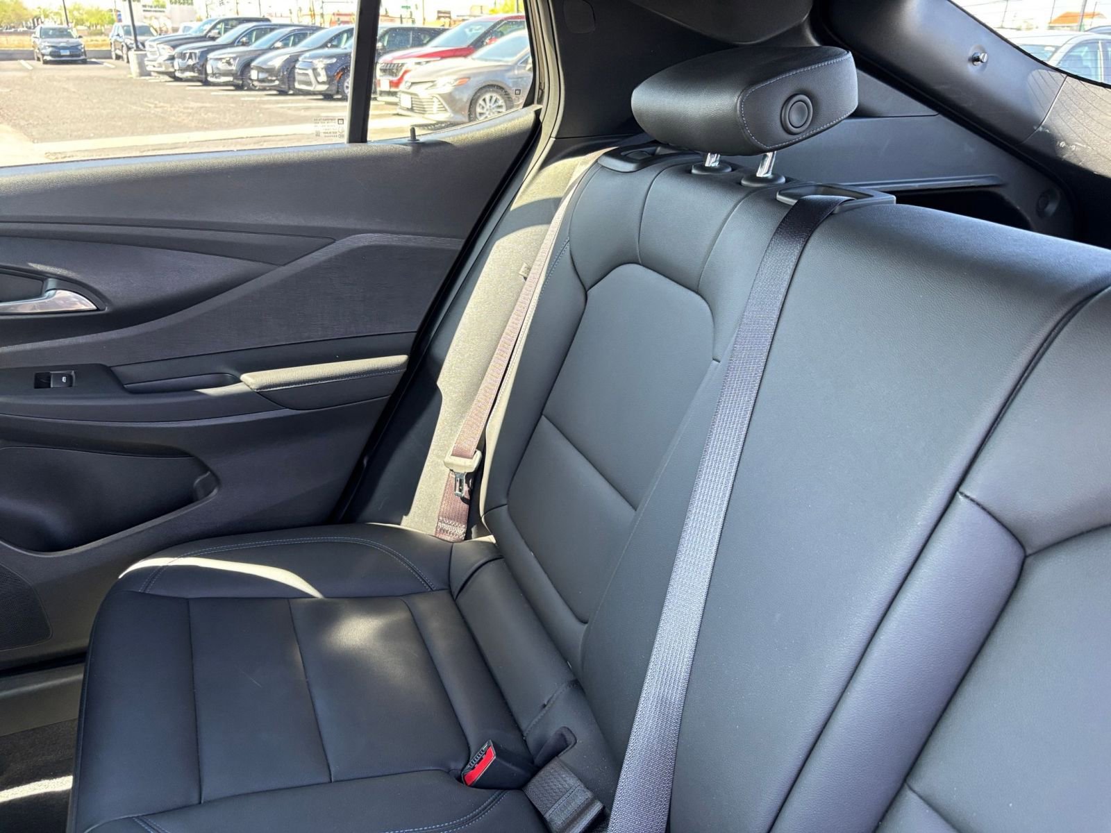 Used 2025 Buick Envista Sport Touring image 38