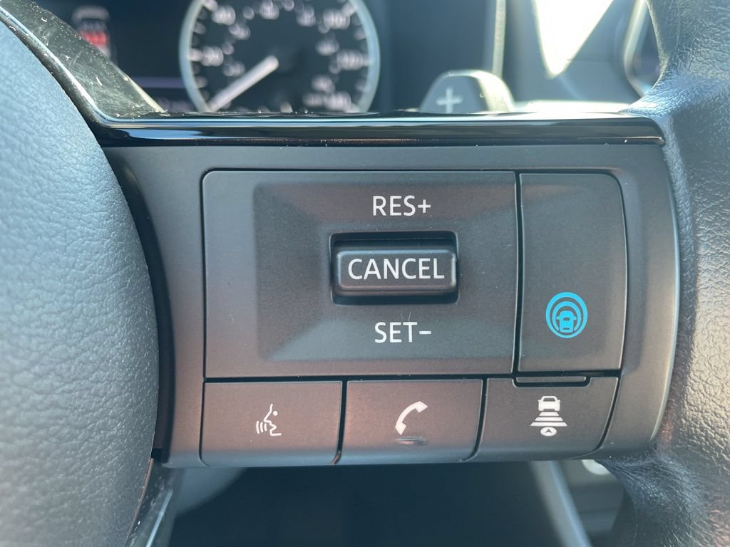 Used 2023 Nissan Rogue SV AWD/4WD image 13