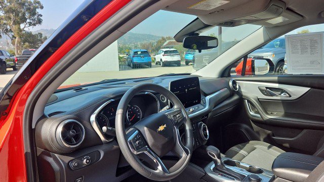 Used 2025 Chevrolet Blazer LT FWD image 10