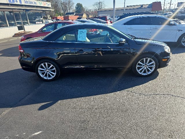 Used 2014 Volkswagen Eos Komfort FWD image 2