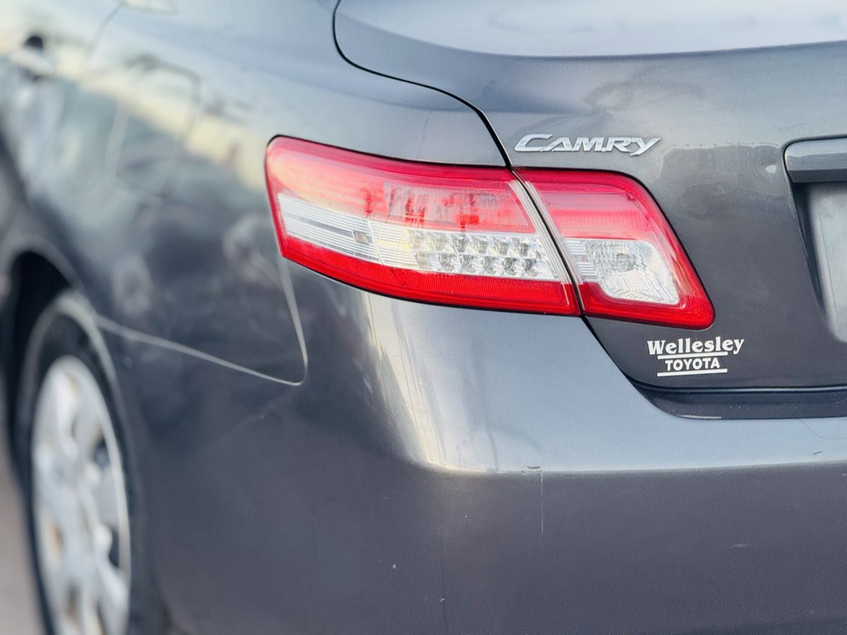 Used 2011 Toyota Camry LE image 8