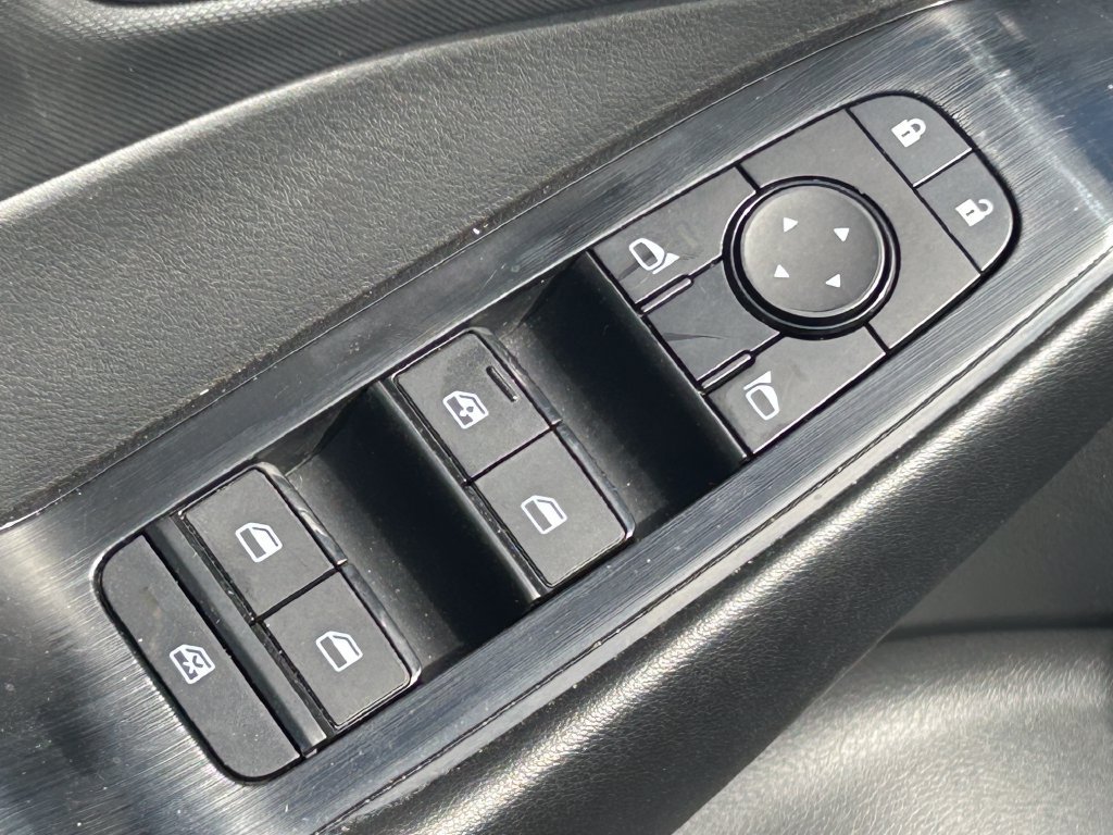 Used 2024 Nissan Rogue S FWD image 25