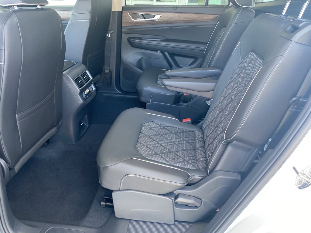 New 2025 Volkswagen Atlas SEL Premium R-Line image 24