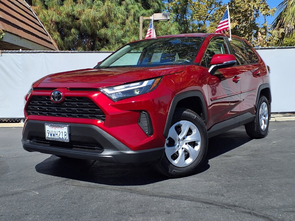 Certified 2025 Toyota RAV4 LE FWD image 40