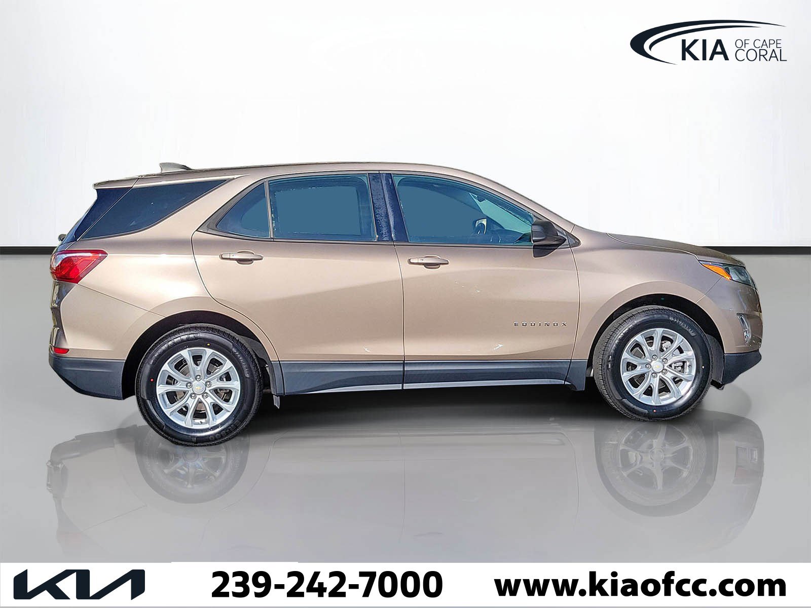 Used 2019 Chevrolet Equinox LS image 2
