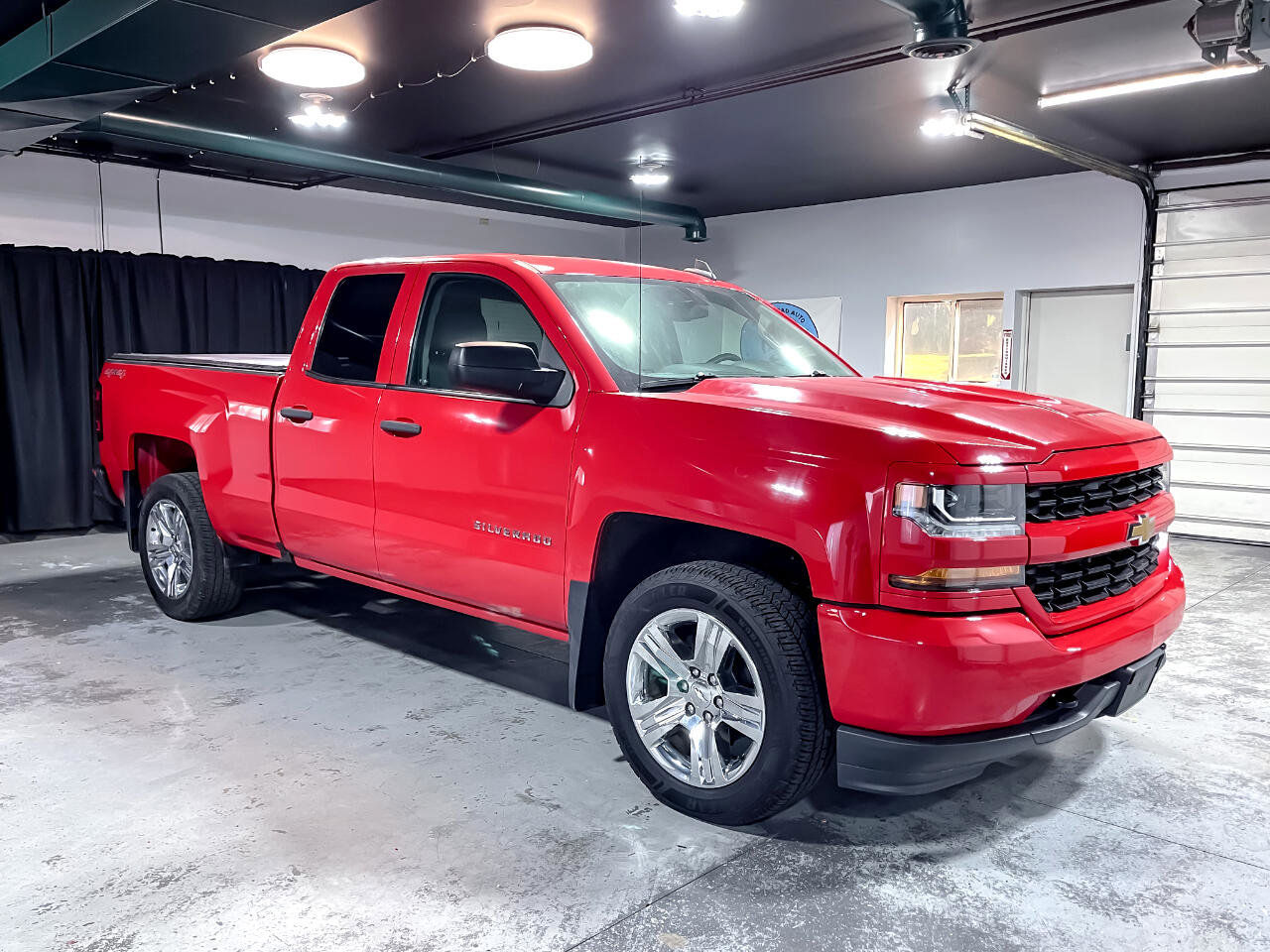 Used 2016 Chevrolet Silverado 1500 Custom w/ Custom Convenience Package image 2