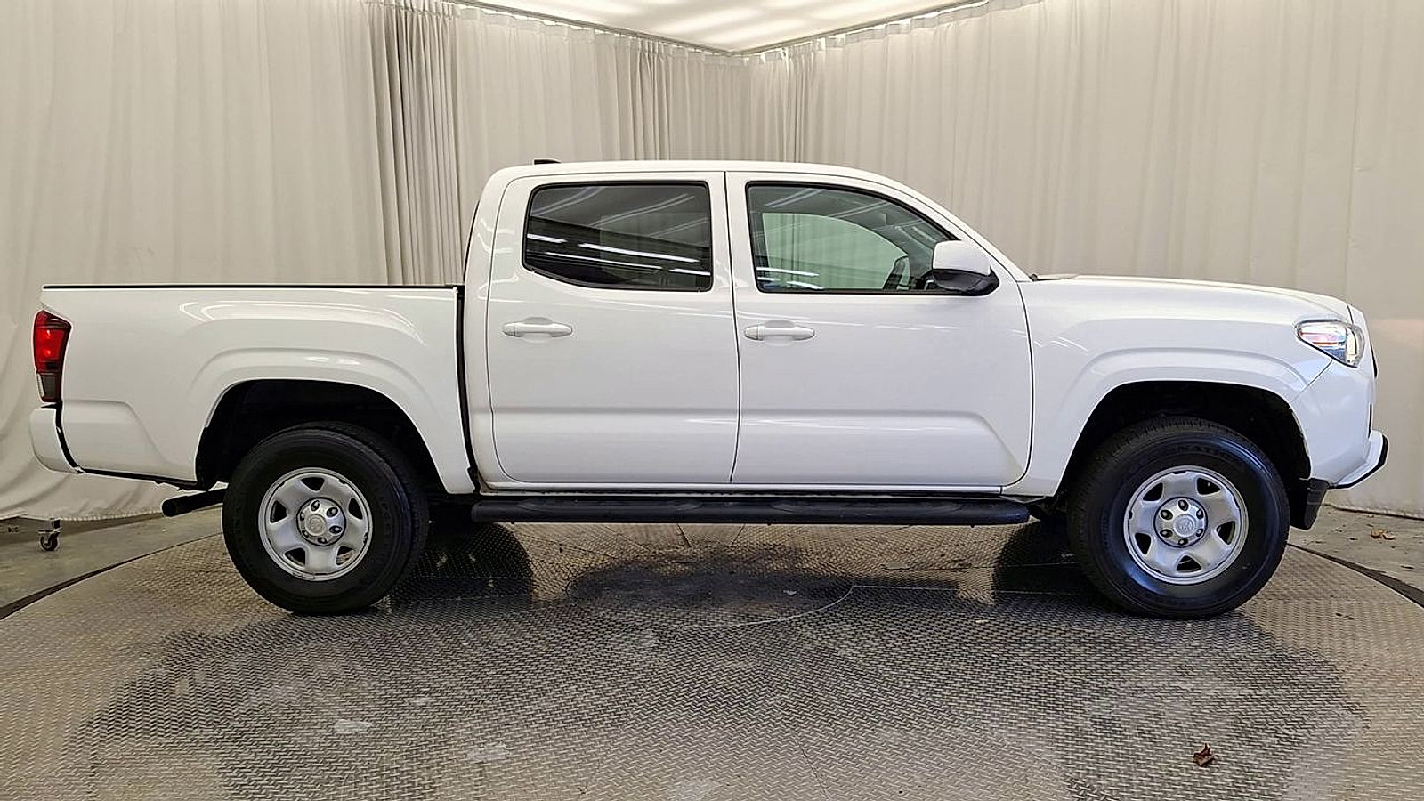 Certified 2023 Toyota Tacoma SR AWD/4WD image 7
