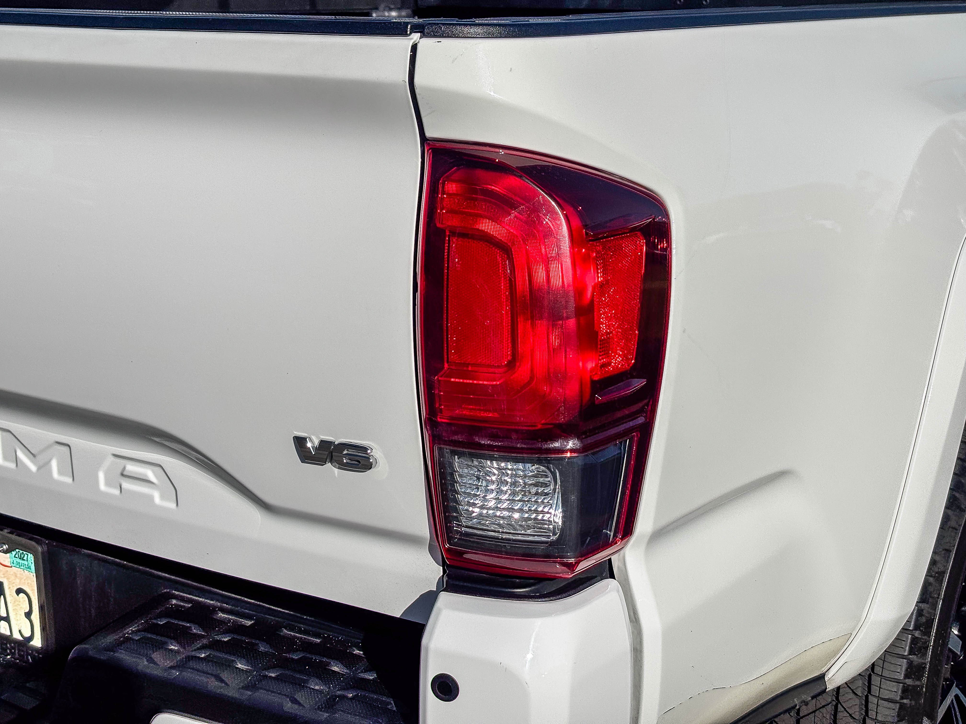 Used 2020 Toyota Tacoma SR5 RWD image 8