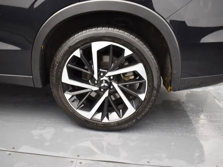 Used 2024 Mitsubishi Outlander Ralliart image 38