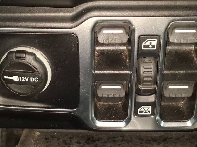 Used 2022 Jeep Gladiator Sport AWD/4WD image 32