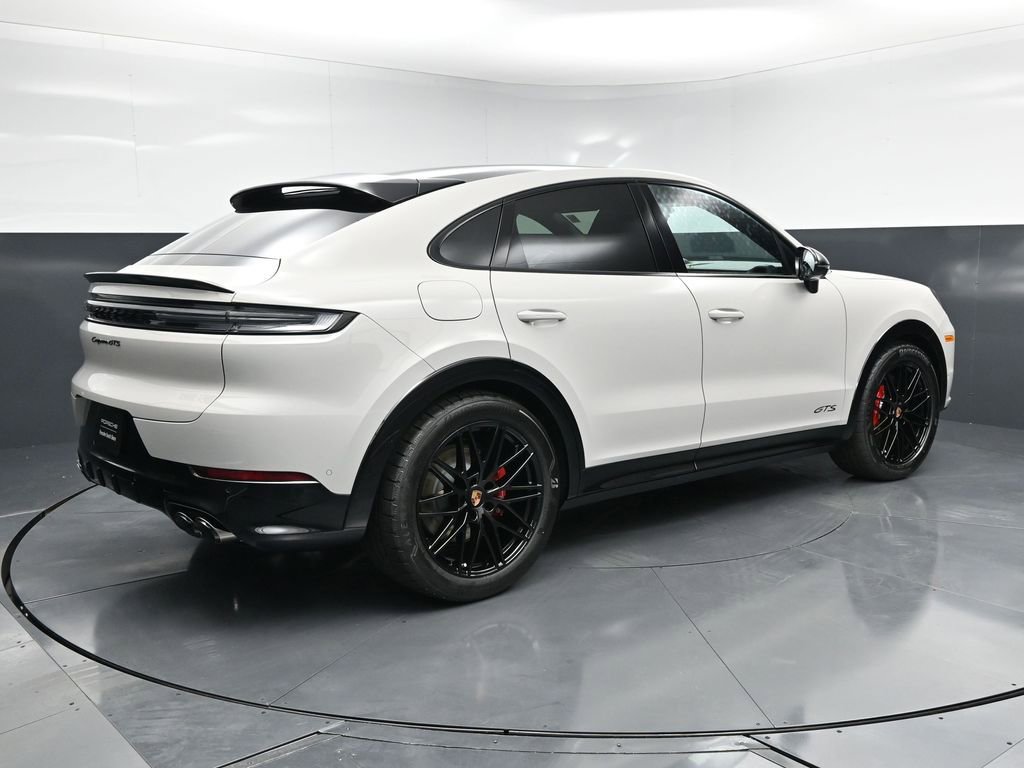 New 2026 Porsche Cayenne GTS image 8