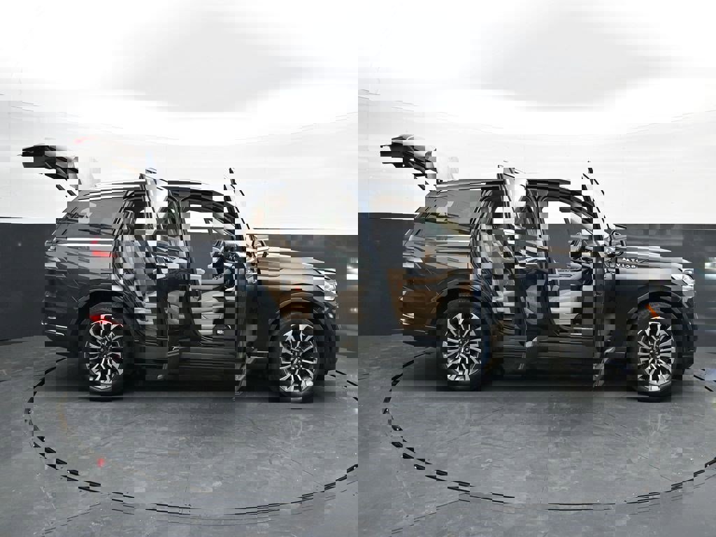 Used 2023 Lincoln Aviator Reserve w/ Equipment Group 201A AWD/4WD image 40