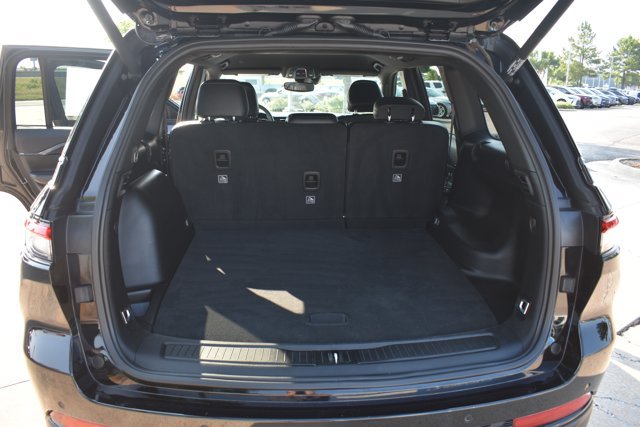 Used 2023 Jeep Grand Cherokee Altitude RWD image 16