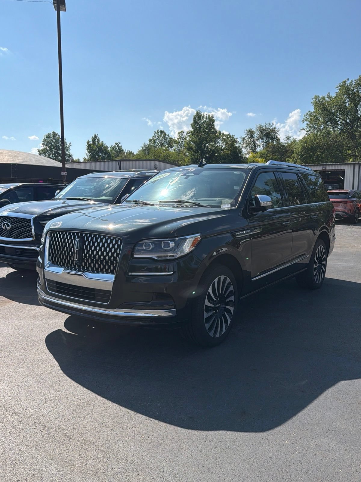 Used 2024 Lincoln Navigator Black Label AWD/4WD image 2