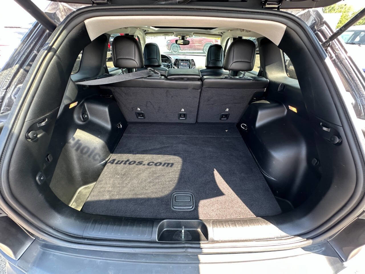 Used 2019 Jeep Cherokee Limited image 21