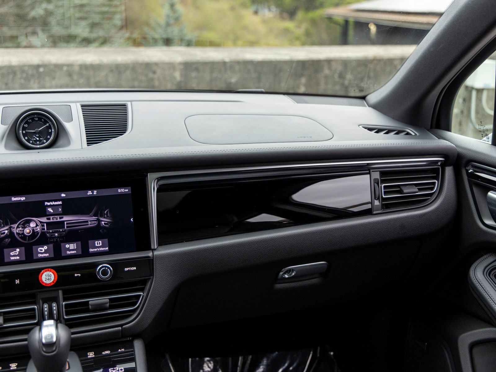 Certified 2026 Porsche Macan AWD/4WD image 47
