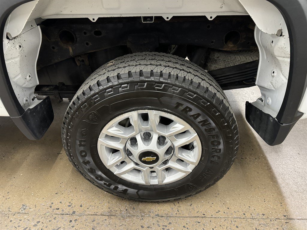 Used 2022 Chevrolet Silverado 2500 LT AWD/4WD image 9
