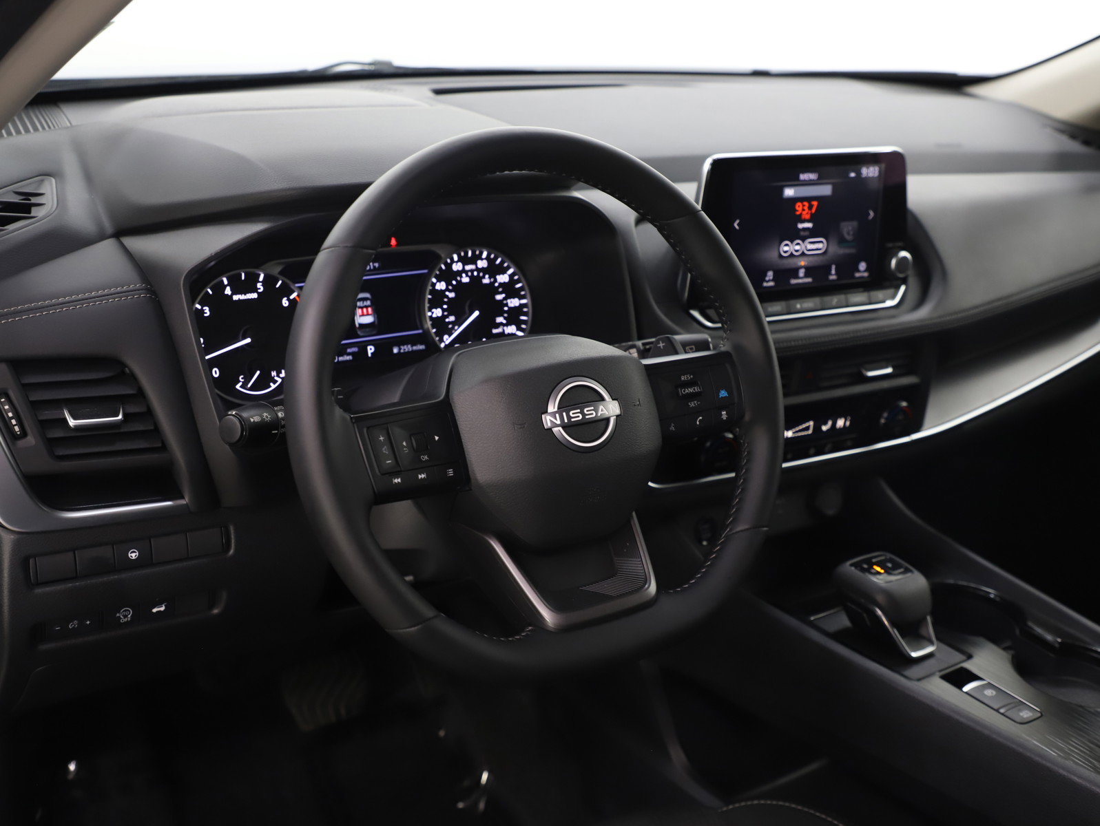 Used 2025 Nissan Rogue SV image 21