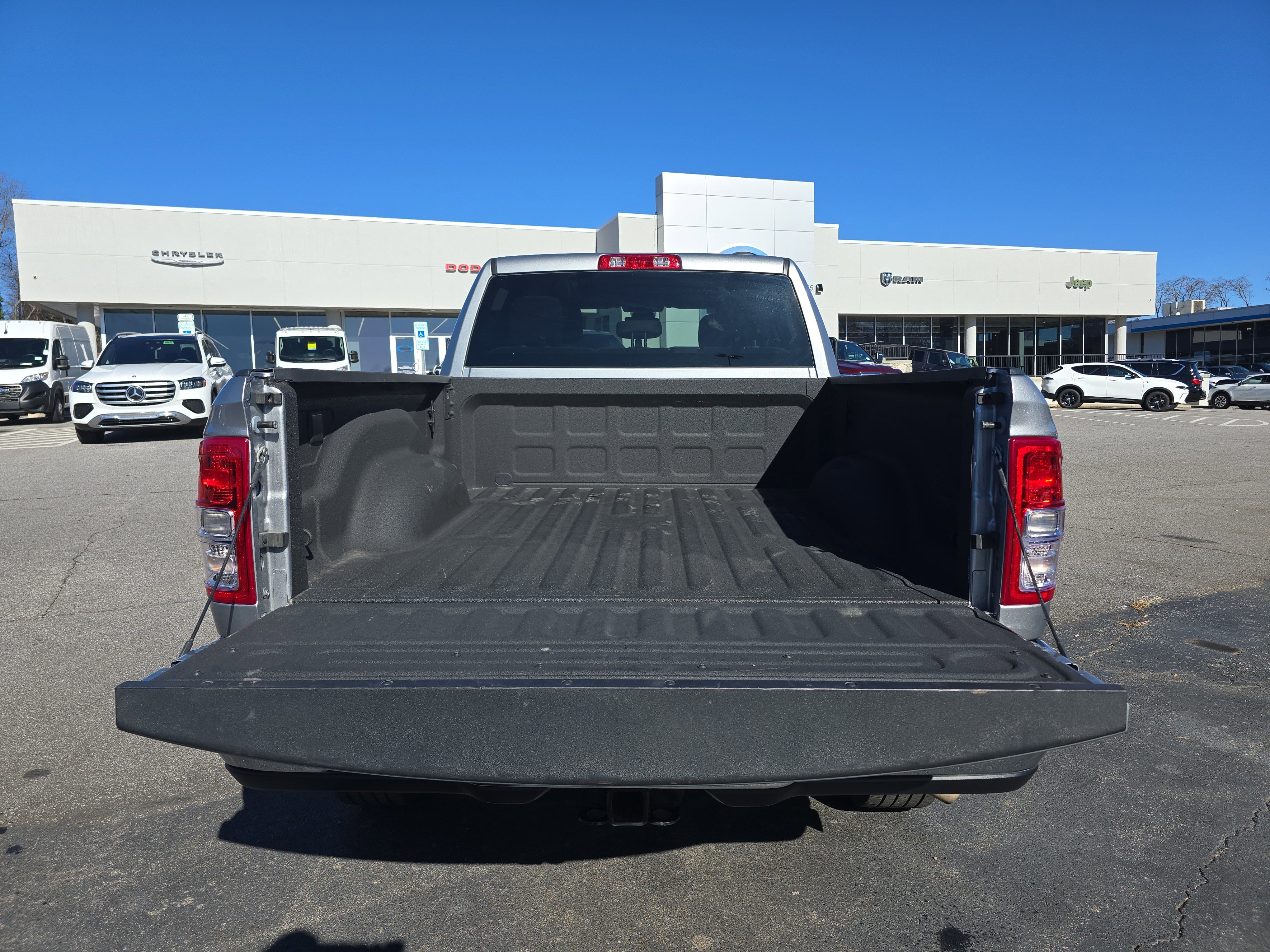 Used 2024 RAM 2500 Big Horn w/ Bed Utility Group image 5