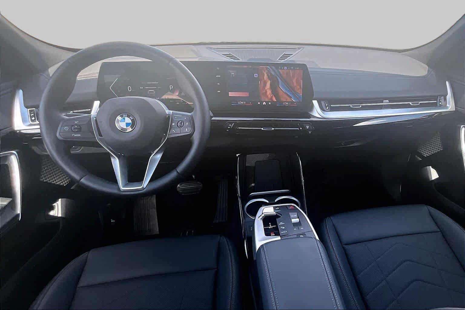 Used 2026 BMW X2 xDrive28i AWD/4WD image 14