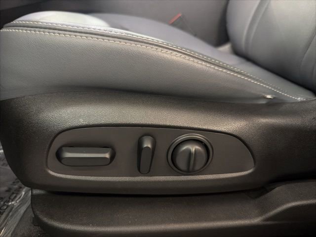 Used 2021 Buick Enclave Essence FWD image 13