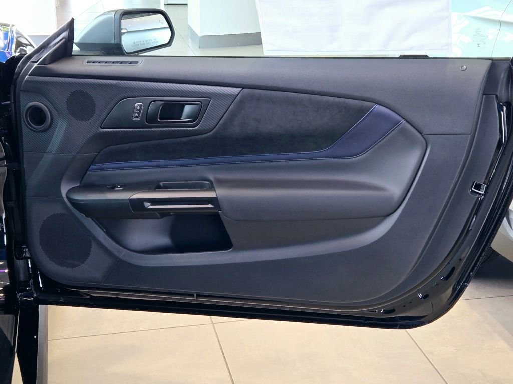 New 2025 Ford Mustang Dark Horse image 4