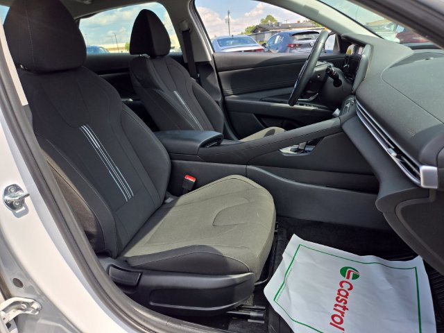 Used 2025 Hyundai Elantra SEL FWD image 20