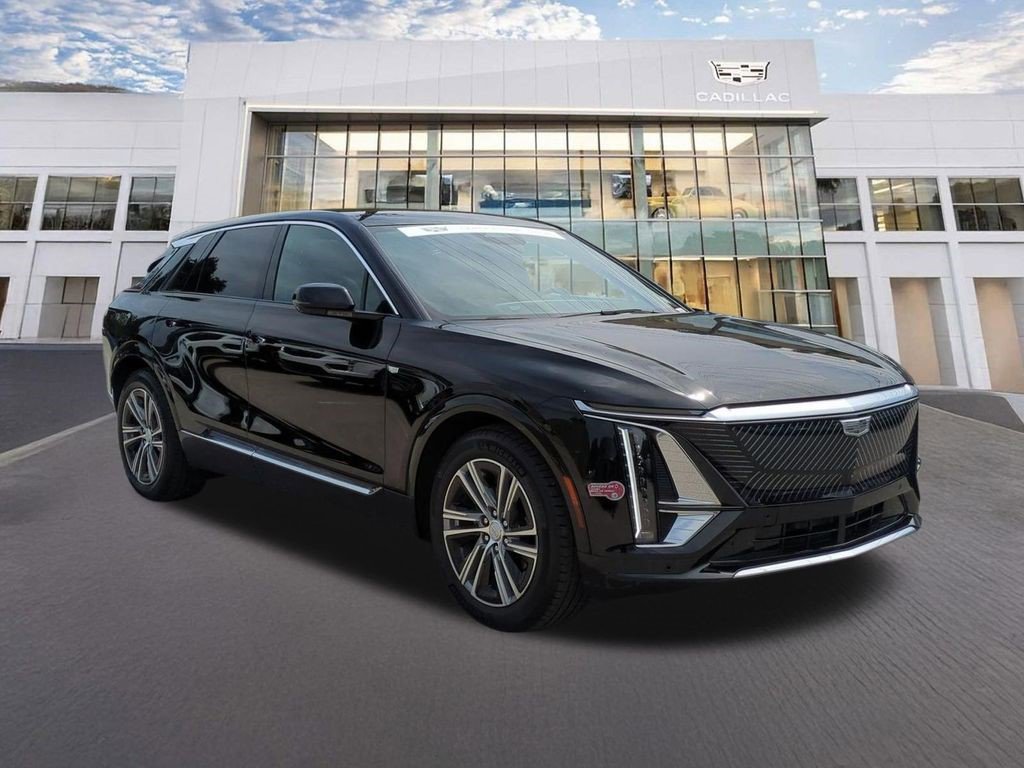 Certified 2024 Cadillac Lyriq Luxury image 3