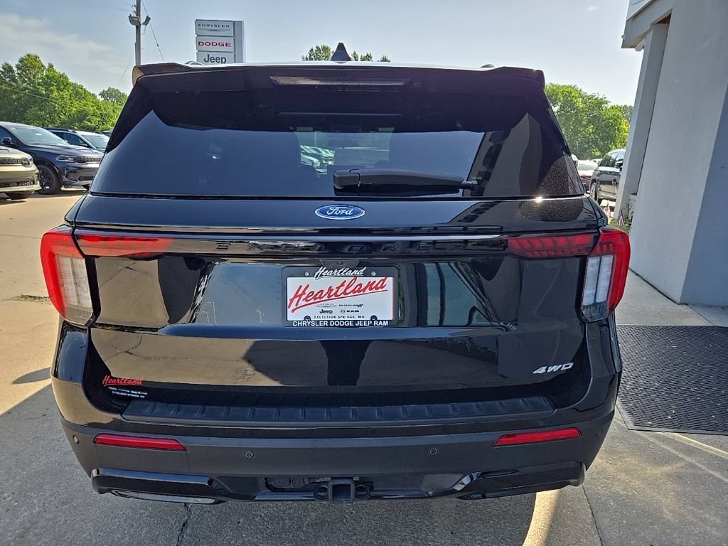 Used 2025 Ford Explorer ST-Line AWD/4WD image 10