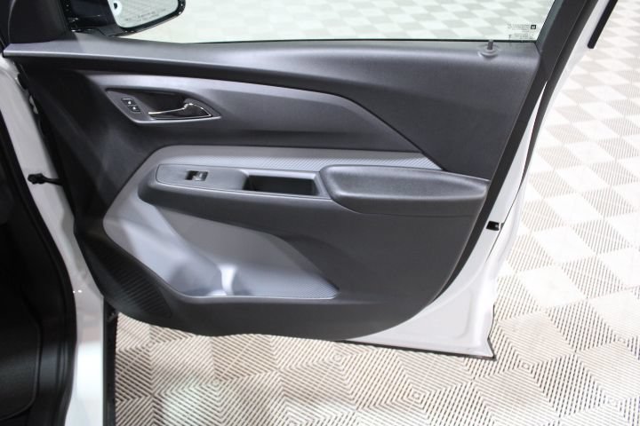 New 2027 Chevrolet Bolt LT w/ Comfort Package FWD image 22