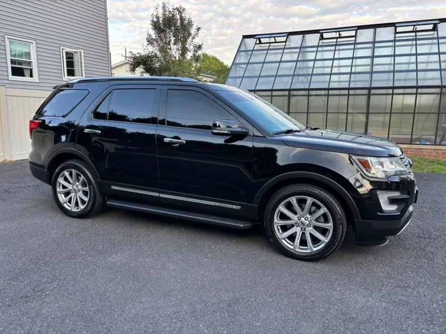 Used 2017 Ford Explorer Limited image 11