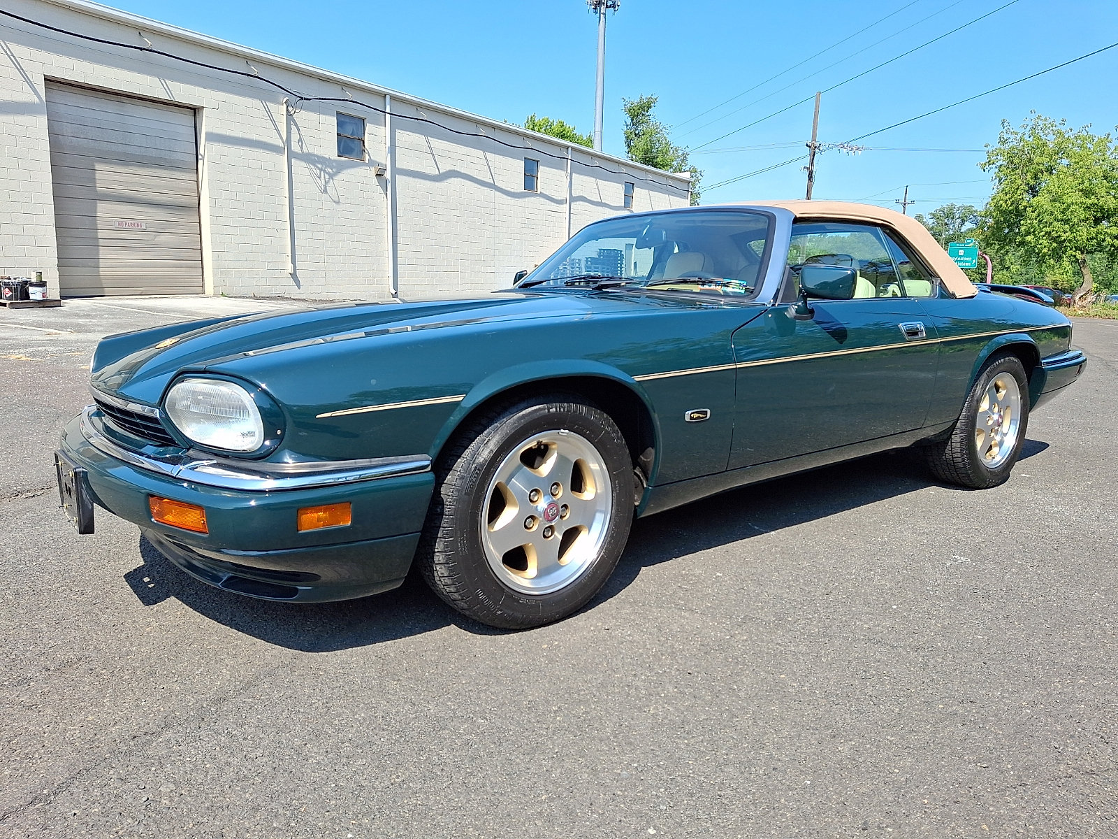 Used 1994 Jaguar XJS V12 Convertible RWD image 3