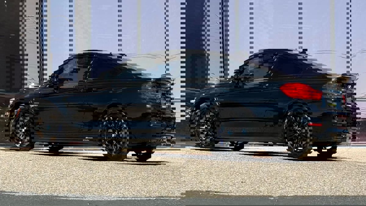 Used 2017 BMW M4 Coupe image 7