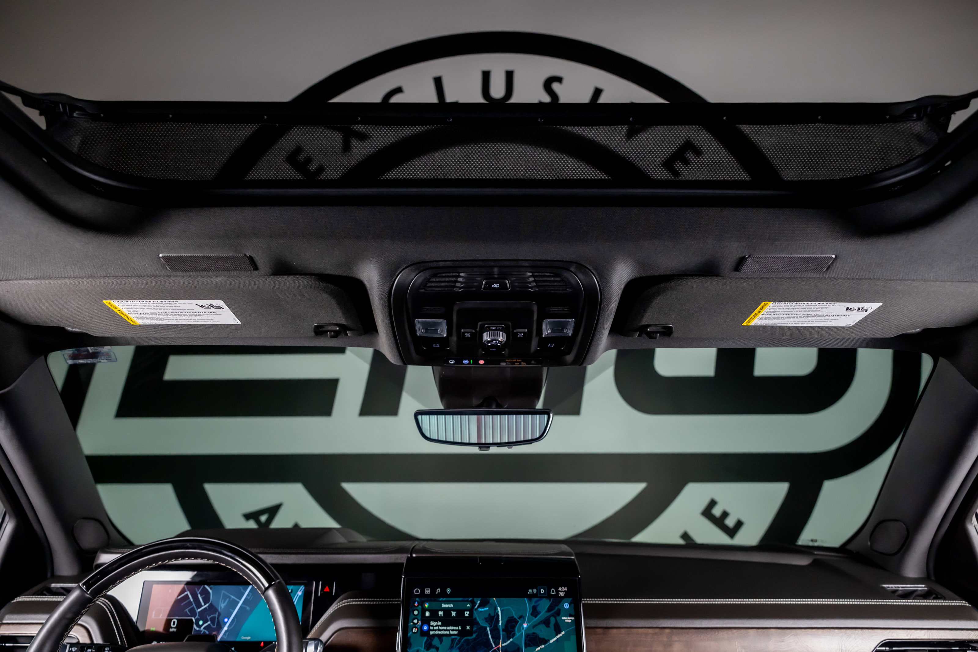 Used 2025 GMC Yukon Denali Ultimate w/ LPO, Floor Liner Package image 9
