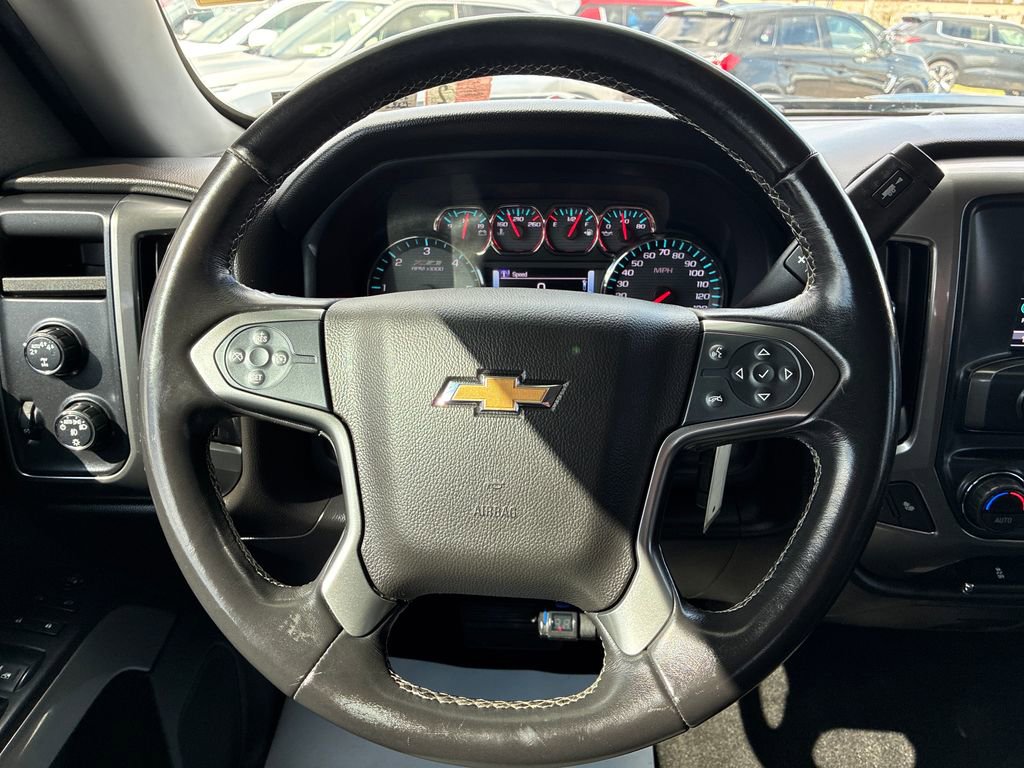 Used 2018 Chevrolet Silverado 1500 LT w/ Midnight Edition image 21