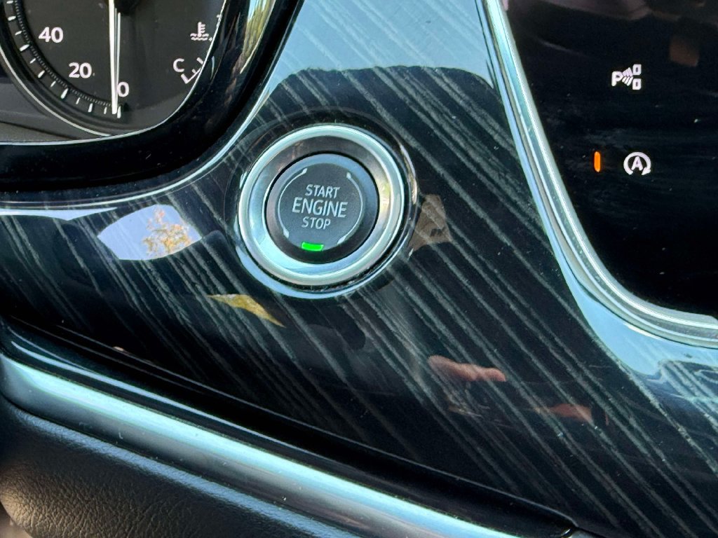 Used 2024 Cadillac XT6 Premium Luxury w/ Technology Package AWD/4WD image 27