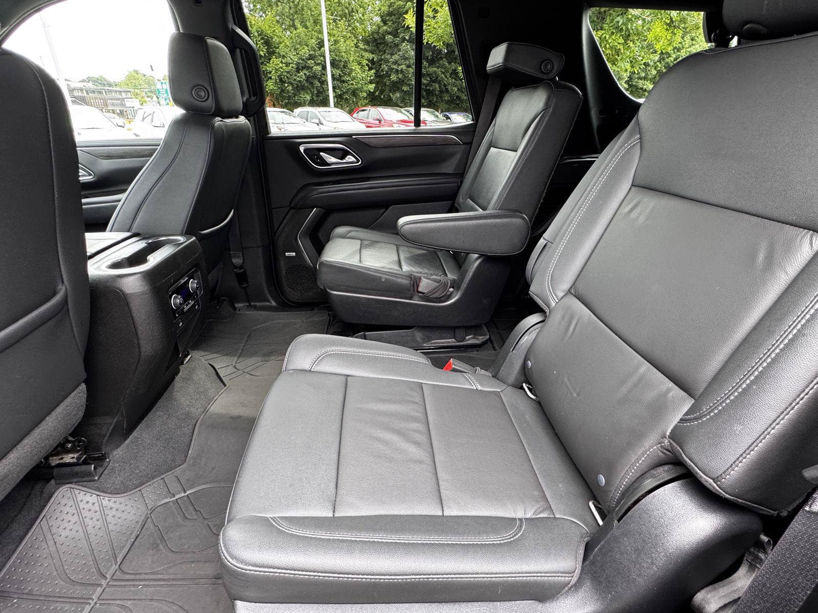 Certified 2022 Chevrolet Tahoe Z71 w/ Luxury Package AWD/4WD image 16