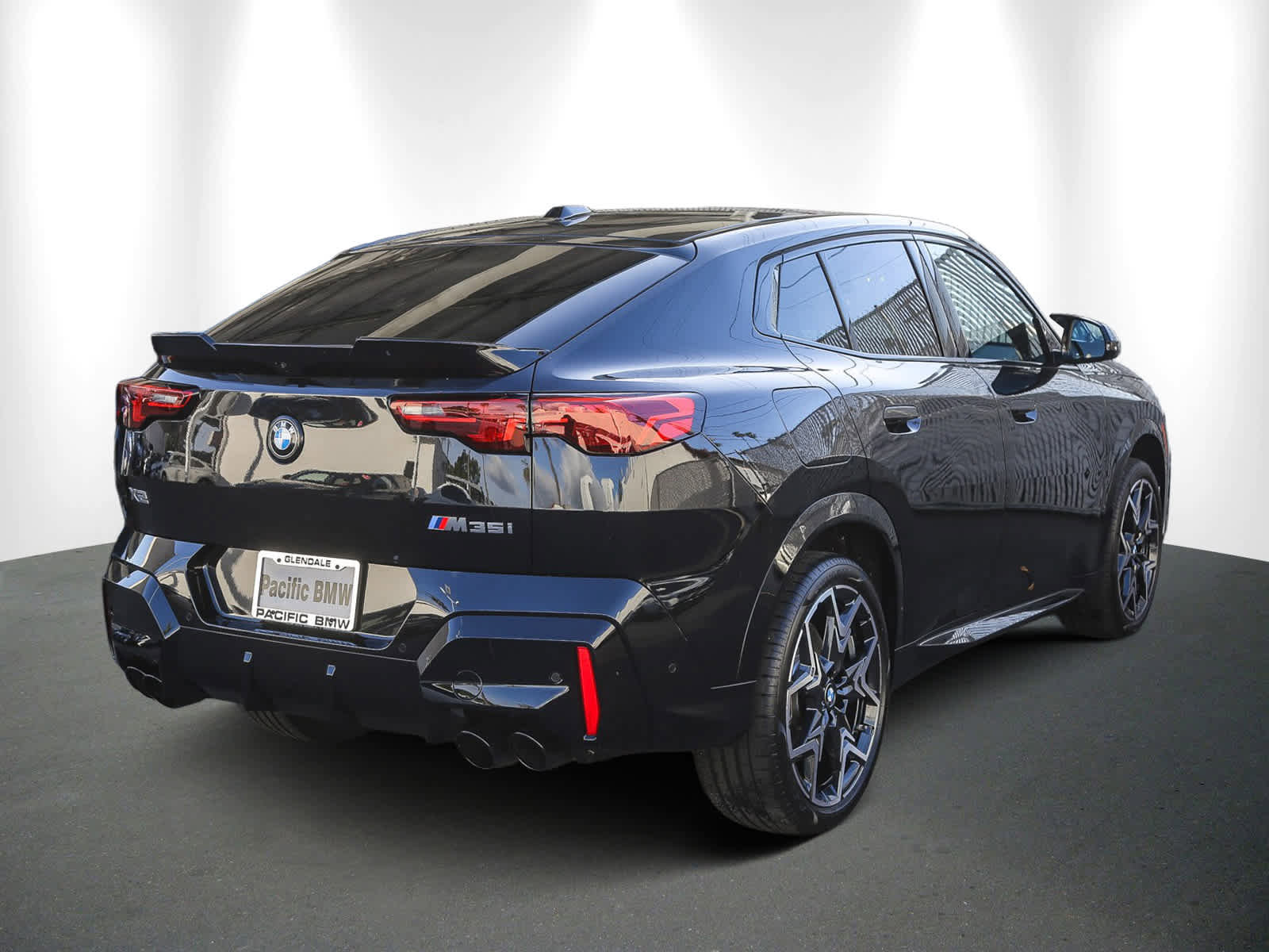 Used 2025 BMW X2 M35i w/ Premium Package image 6