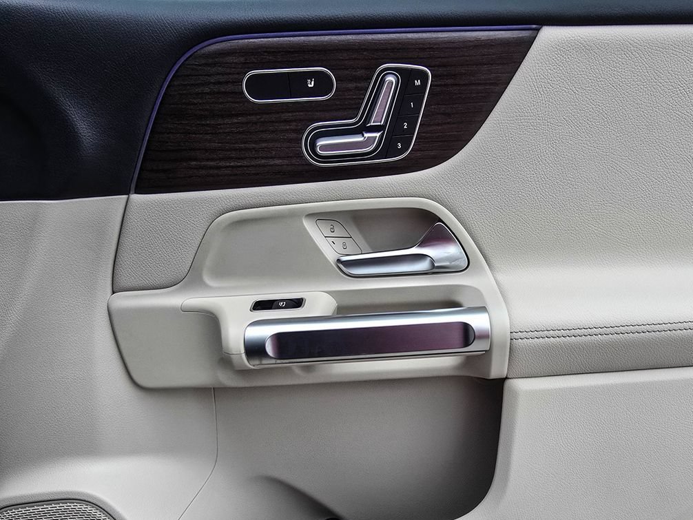 New 2026 Mercedes-Benz GLB 250 4MATIC image 36